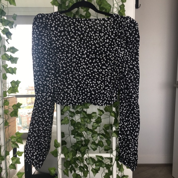 NWT Lulu’s Black & White Floral Printed Adjustable Corset Top with Puff Sleeves - Picture 6 of 10